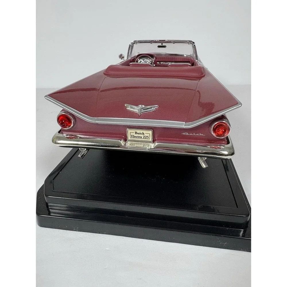 Road Signature 1959 Buick Electra 225 Convertible 1:18 Lavender Diecast Car RARE